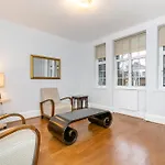 Lovely 1-Bed Apartment In London