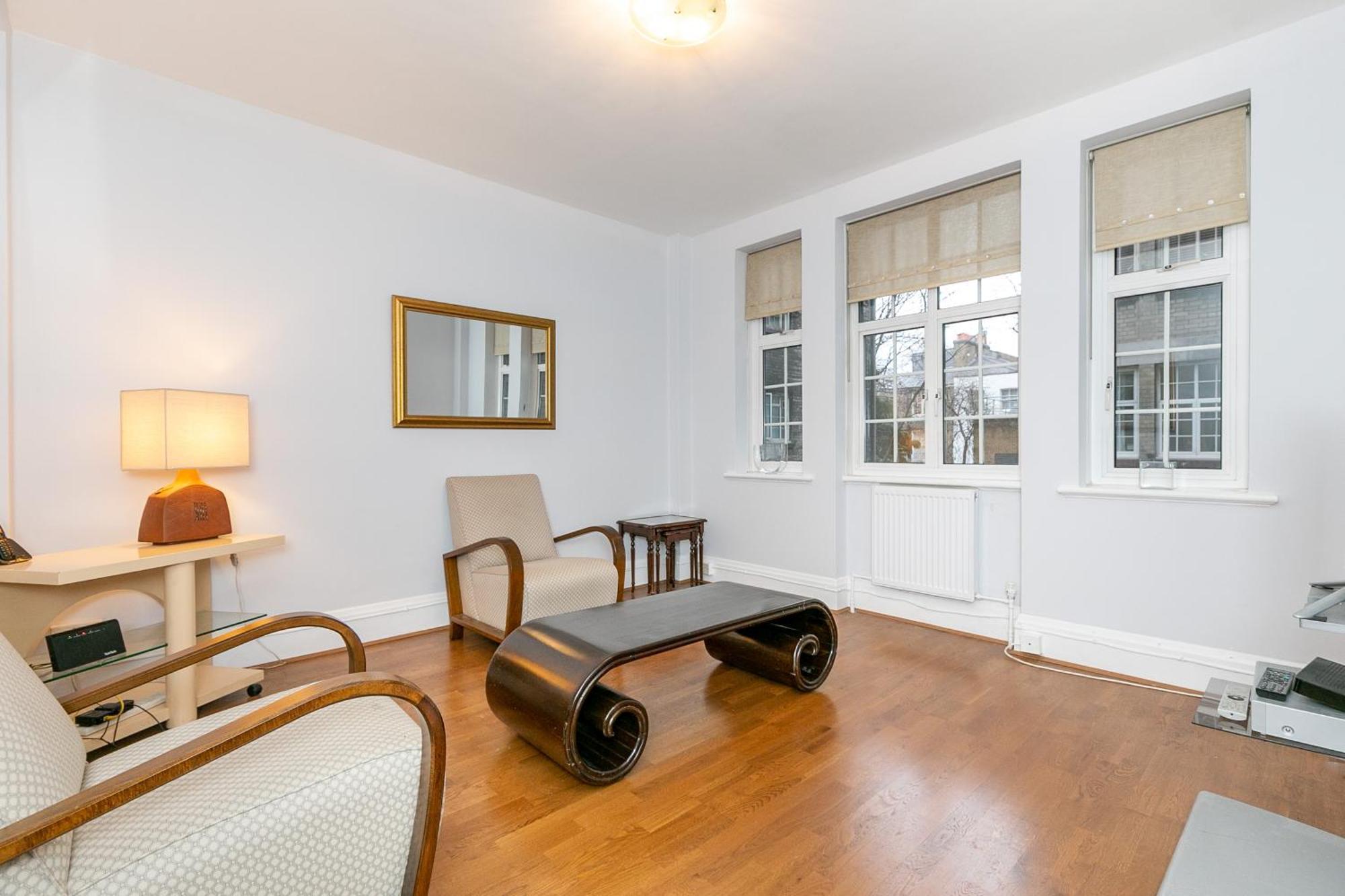 Lovely 1-bed In Apartment *